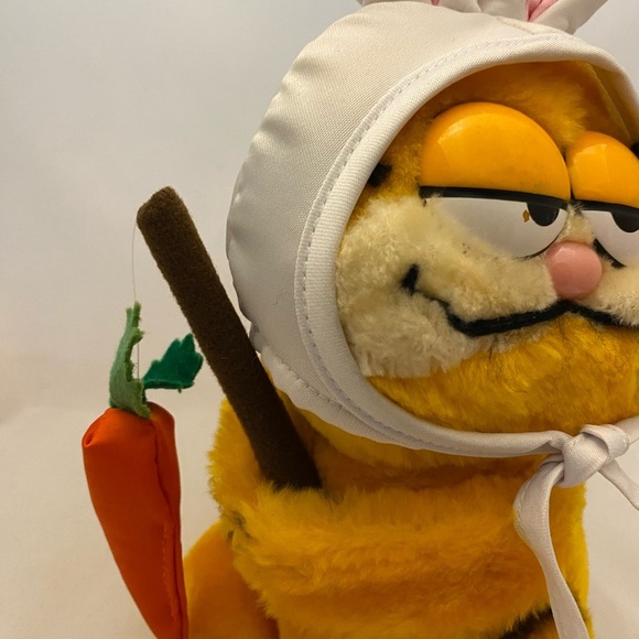 Vintage Garfield Easter Bunny Rabbit Ears Fishing Pole Dangling Carrot Dakin - Picture 7 of 15